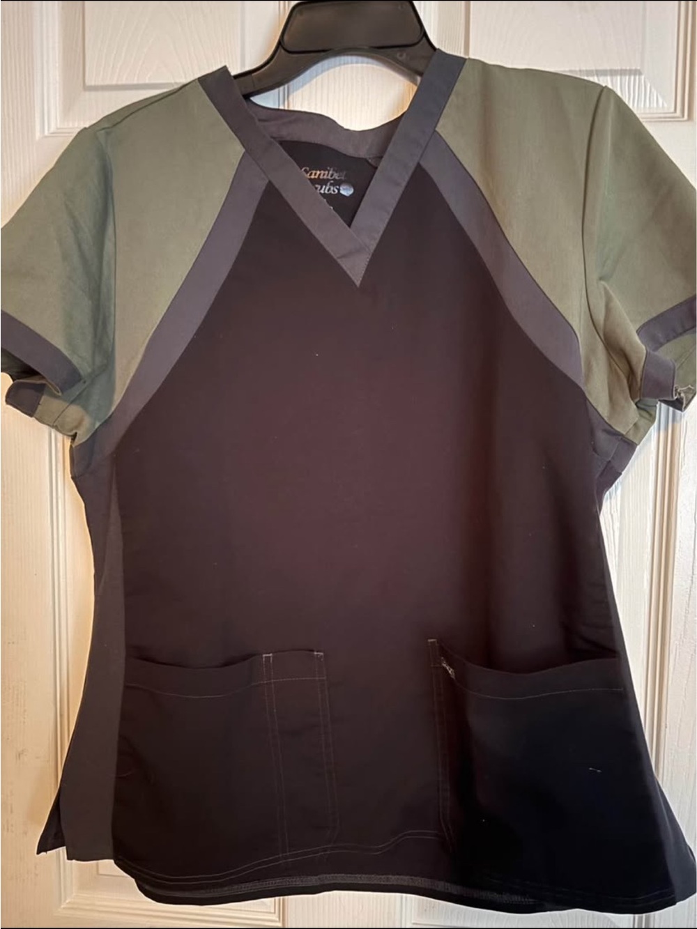 Sanibel Women's scrubs. Lot of 10 shirts are large pants are medium
